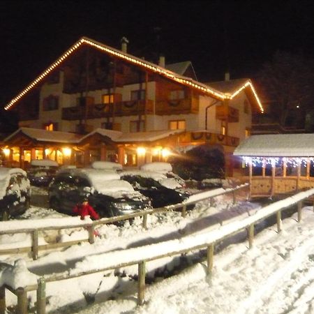 Active Hotel Gran Zebru' Cogolo Exterior photo