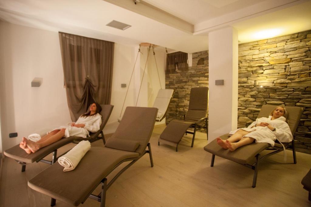 Active Hotel Gran Zebru' Cogolo Exterior photo
